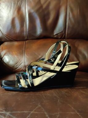 NEW Unisa Black Patent Strappy Wedge Sandals - Women Size 7.5